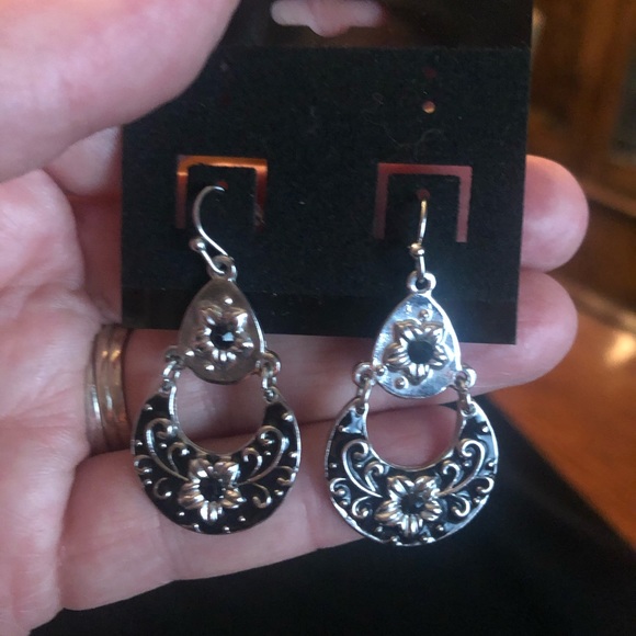 Lot of 3 Pair Drop Earrings - Picture 2 of 7